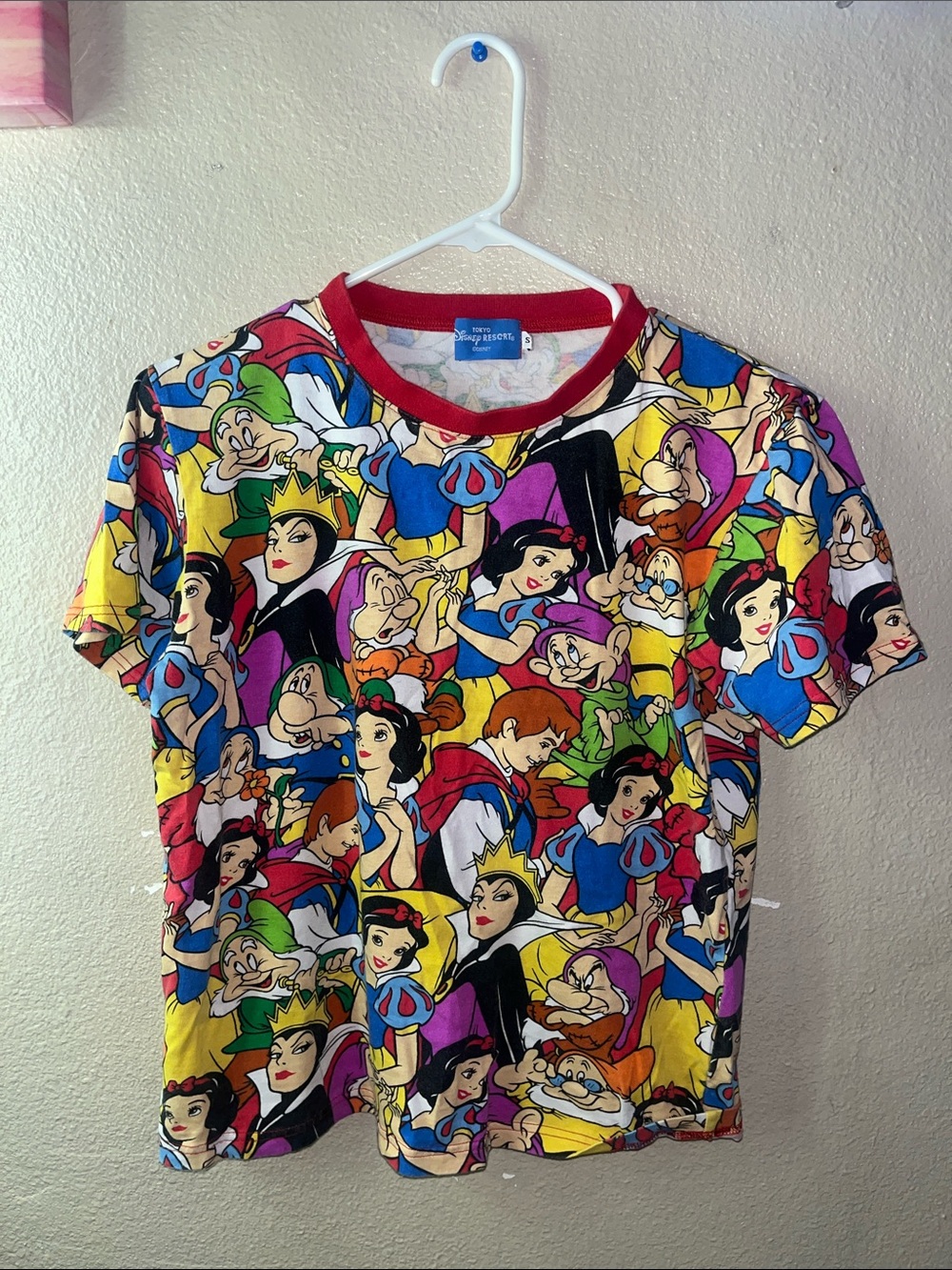 Disney Multicolor Snow White & Seven Dwarfs All-Over Print Tee